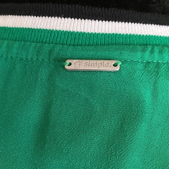 Simple Dress - Picture 6 of 7